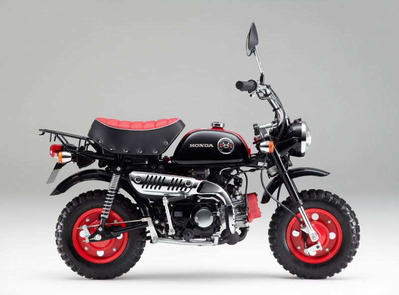no people, white background, Motorcycles, monkey, studio shot, nature, copy space, silver colored, stationary, gray background, kumamon, red, cut out, 2K
