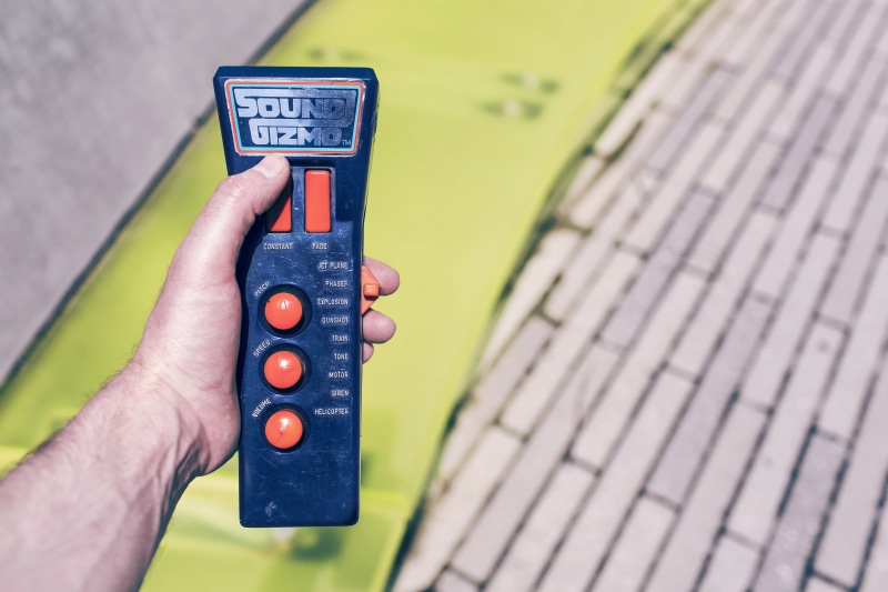 hand, machine, 5K, only men, human body part, blue, close-up, selective focus, lazy, push Button, human Hand, retro, communication, red, effects, Sound