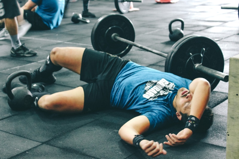 cross training, athlete, rubber, rest, fitness, people, mat, exercising, lifestyles, weight, resting, healthy lifestyle, workout, guy, weights, exercise