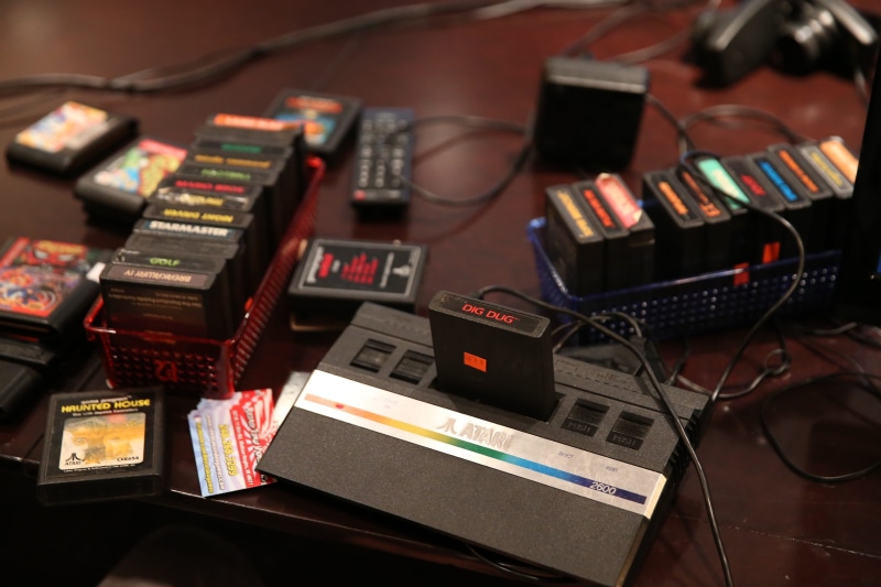 indoors, choice, 8 bit, still life, variation, studio, 2K, technology, music, high angle view, cartridges, education, communication, focus on foreground