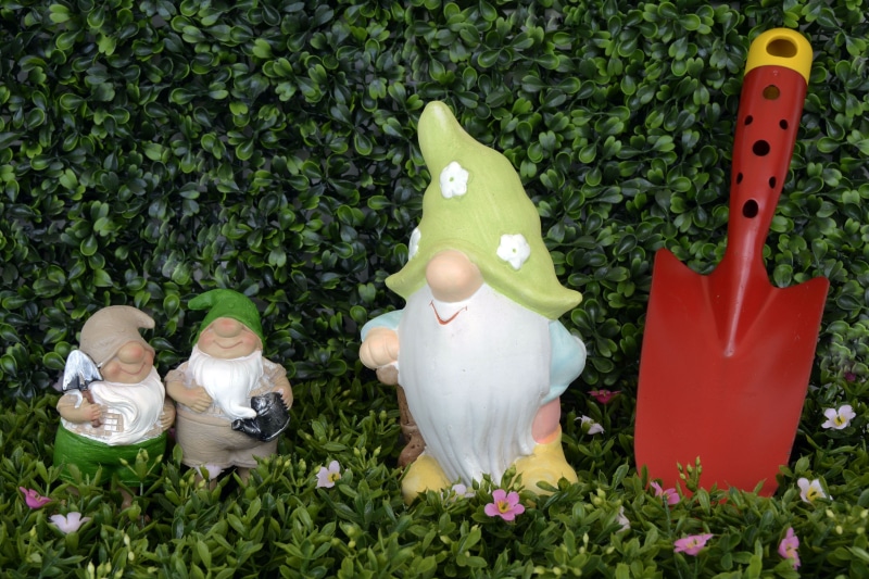 statue, decoration, dwarf, sculpture, hard working, representation, flowering plant, figure, animal, bart, garden figurines, help, nature, growth, day
