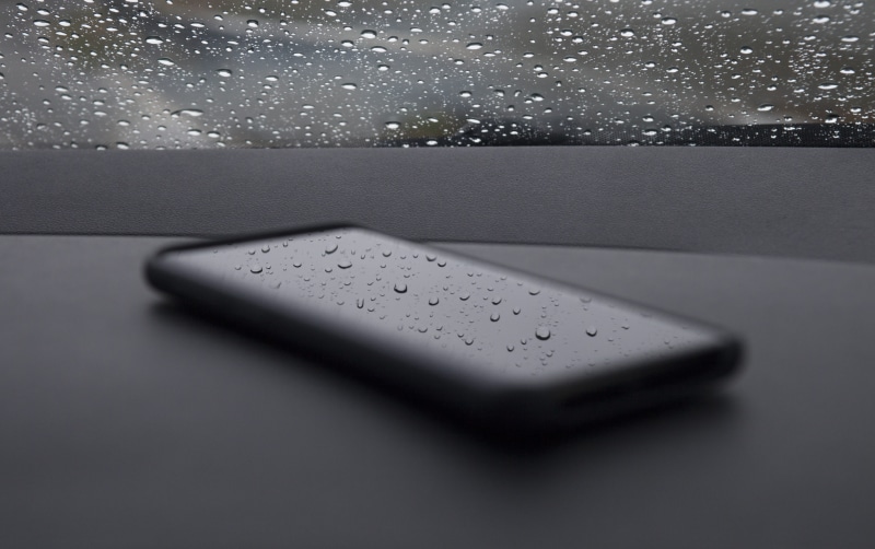 drop, rain, communication, keyboard, indoors, phone, sign, raindrops, s9, connection, galaxy, protection, studio shot, waterproof, gray, emotion, samsung s9