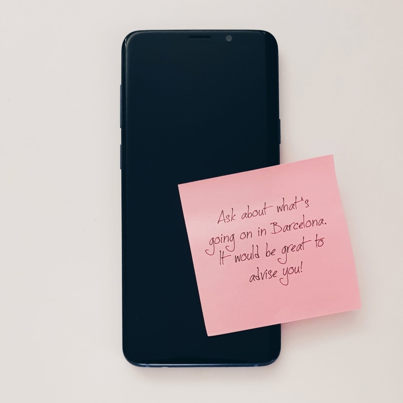 close-up, message, indoors, text, samsung, barcelona, portable information device, note, post it, connection, technology, communication, device, adhesive note