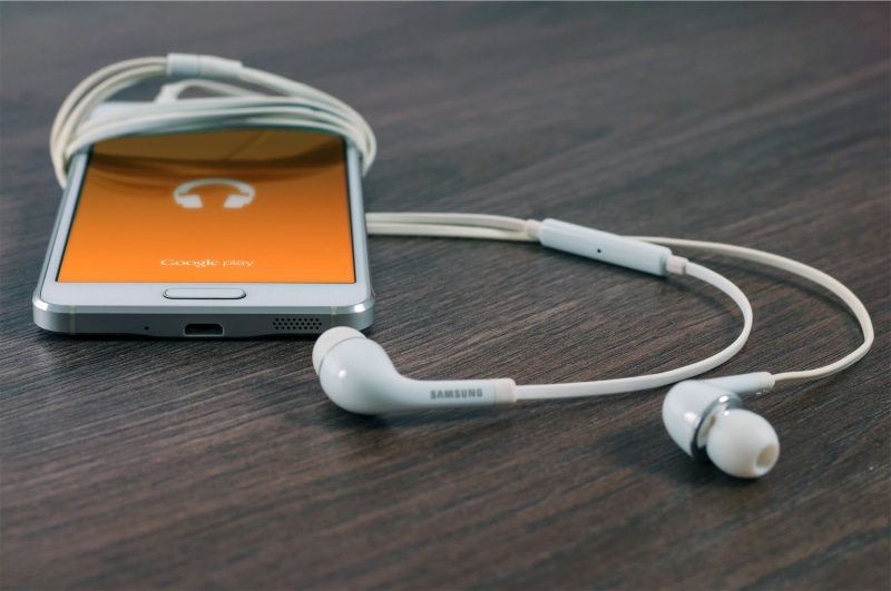 medical equipment, headphones, equipment, close-up, medical supplies, healthcare and medicine, ear, communication, connection, indoors, music, samsung