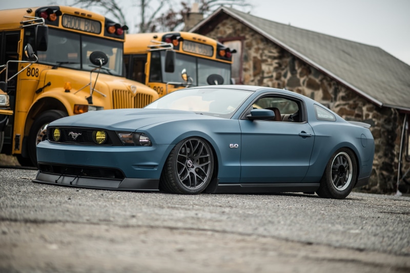 wheel, built structure, muscle cars, blue cars, transportation, mustang, road, day, retro styled, selective focus, land vehicle, motor vehicle, vintage car