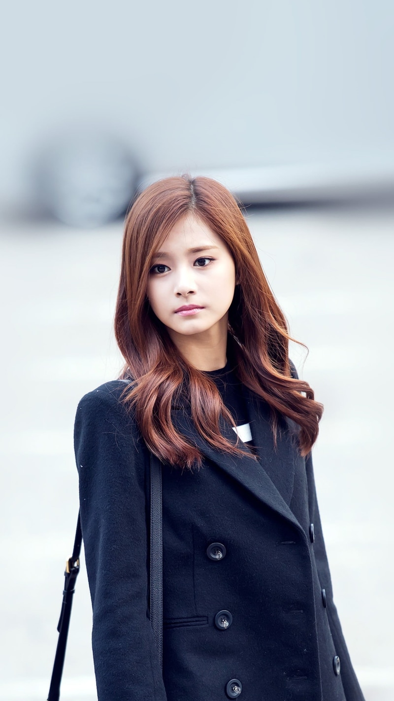 long hair, brown hair, portrait, fashion, young adult, outdoors, focus on foreground, hair, Asian, coats, smiling, waist up, adult, beautiful people, beauty