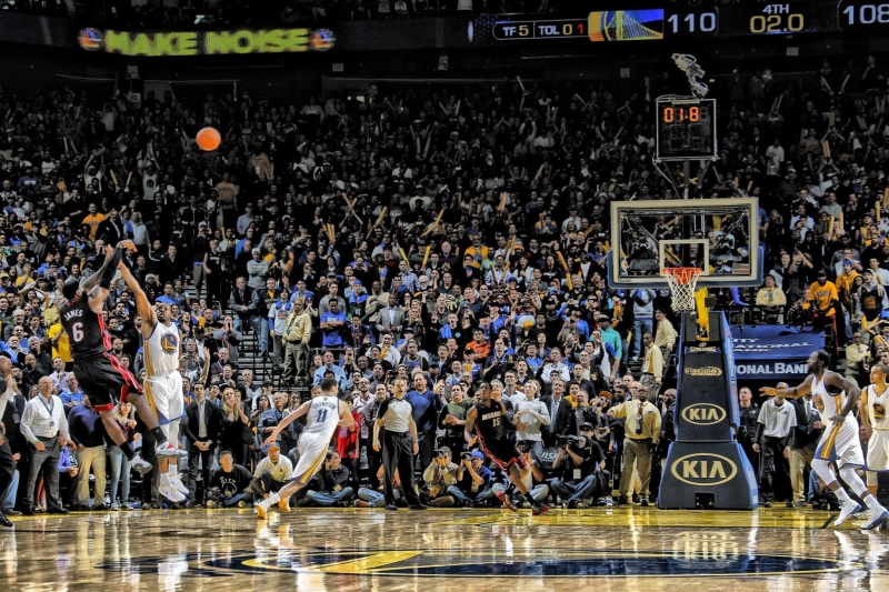 men, Miami Heat, architecture, street, basketball, LeBron James, motion, transportation, city, crowd, leisure activity, sport, adult, large group of people