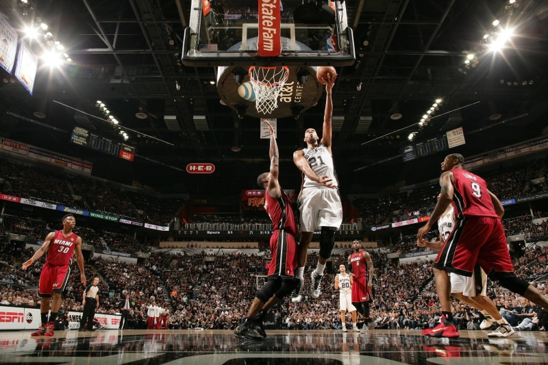 Miami Heat, group of people, people, adult, crowd, Tim Duncan, 1080P, leisure activity, mid-air, casual clothing, clothing, built structure, motion, men