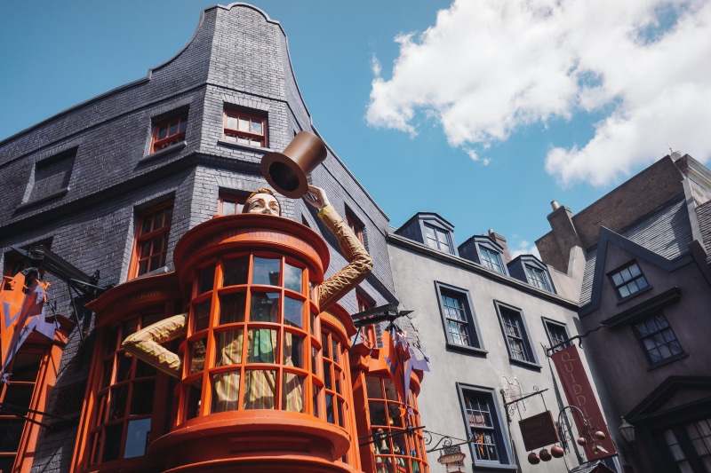 weasleys wizard wheezes, architecture, united states, apartment, harry potter, lighting equipment, residential district, street, magic, low angle view