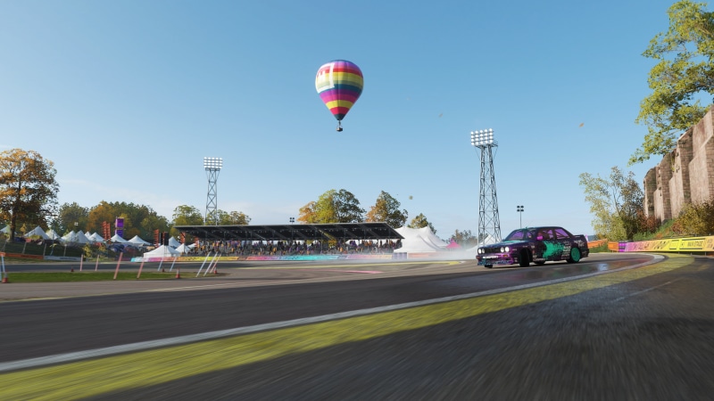 freedom, drift, tree, mid-air, transportation, air vehicle, multi colored, fall, video games, 4K, screen shot, Forza Horizon 4, sport, clear sky, adventure