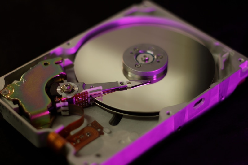 close-up, connection, computer equipment, disk, electrical equipment, studio shot, metal, selective focus, backup, healthcare and medicine, hard, equipment