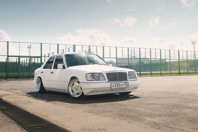 footpath, chrome, car, headlight, germany, no People, mode of transportation, land Vehicle, new, architecture, motor Vehicle, grille, urban Scene, modern