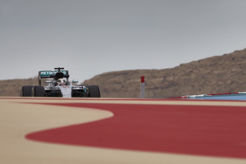 road, outdoors, 5K, motion, Formula 1, no people, sport, mode of transportation, motor vehicle, copy space, red, Mercedes F1, sky, selective focus, transportation