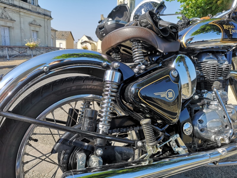 no people, day, drive, royal enfield, outdoors, mini moto, parking, engine, land vehicle, metal, architecture, transport, transportation, wheel, chrome