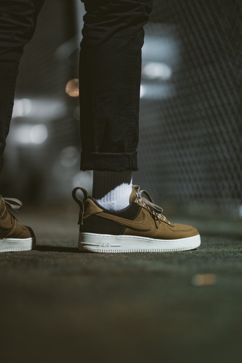 canvas shoe, standing, men, black, low section, scarf, brown, day, human, leisure activity, wearing, selective focus, footwear, 5K, khaki, mannequin, real people