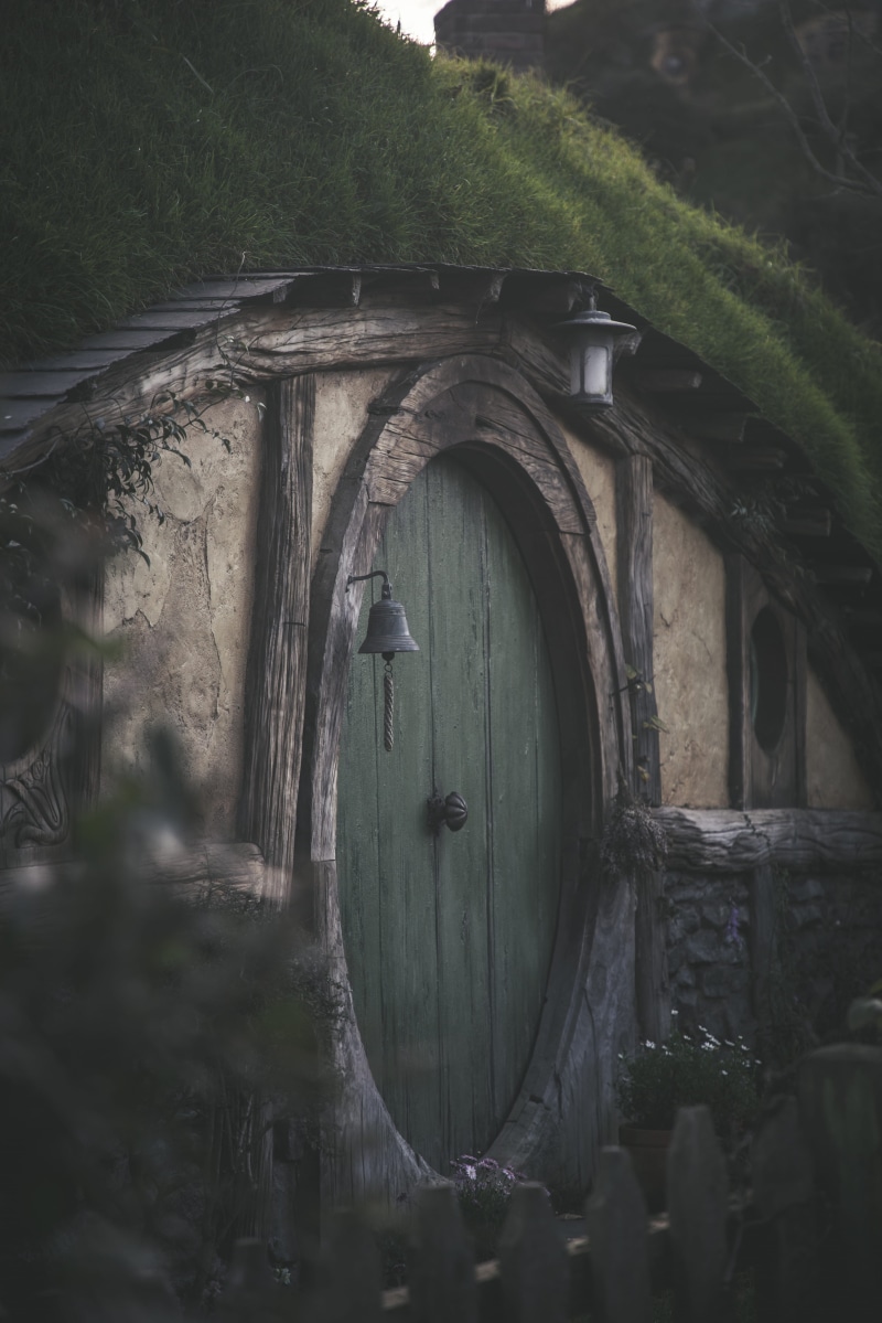 old, house, hut, lord of the ring, round rood, wooden, gra, tunnel, green, adventure, spooky, architecture, explore, door, dark, hole, cultures, outdoors