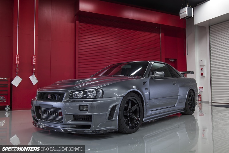 indoors, Nissan, illuminated, no people, stationary, vehicle, Speedhunters, red, city, gray, coupe, modern, 1080P, silver cars, mode of transportation