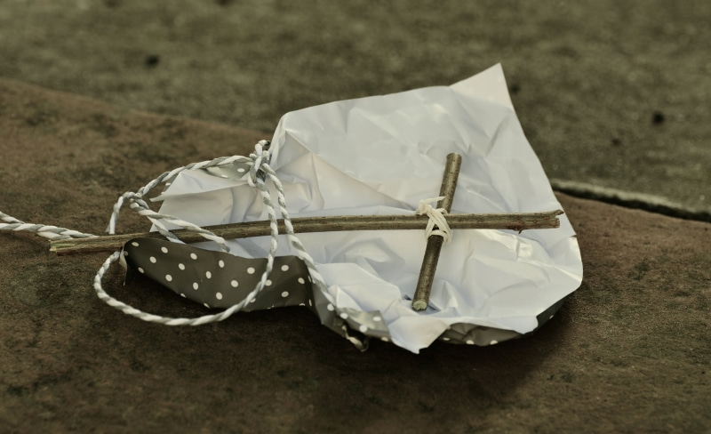 jesus christ, gift, ribbon - sewing item, 5K, jesus, paper, no people, land, still life, white, high angle view, celebration, son of god, wrapped, close-up