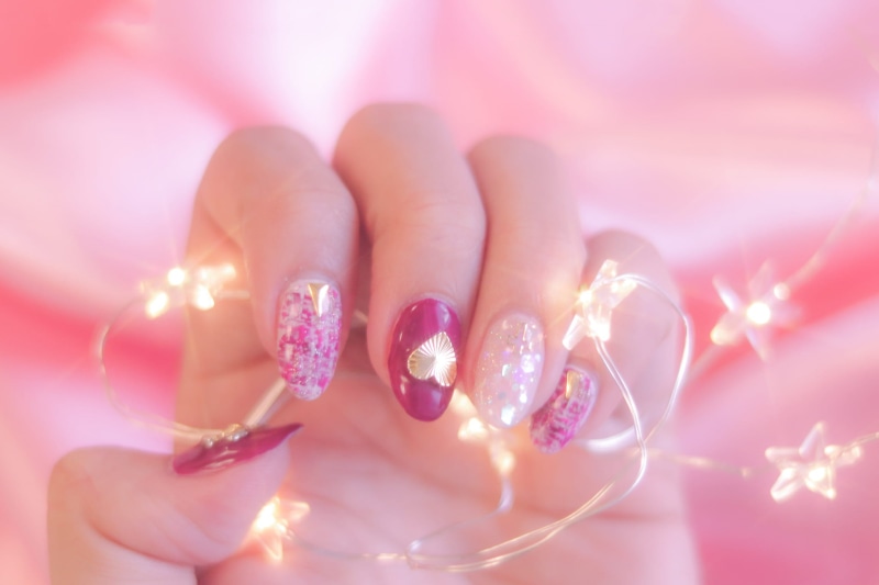 purple, pink Color, focus on foreground, women, fingernail, shiny, fashion, woman, holding, 1080P, finger, body part, beautiful, nail polish, human Finger