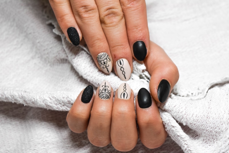 close-up, nails, painted, thumb, fingernail, indoors, adult, hybrid lacquer, painting, nail polish, skin, 5K, beautician, ornate, care, nail art, beautiful woman