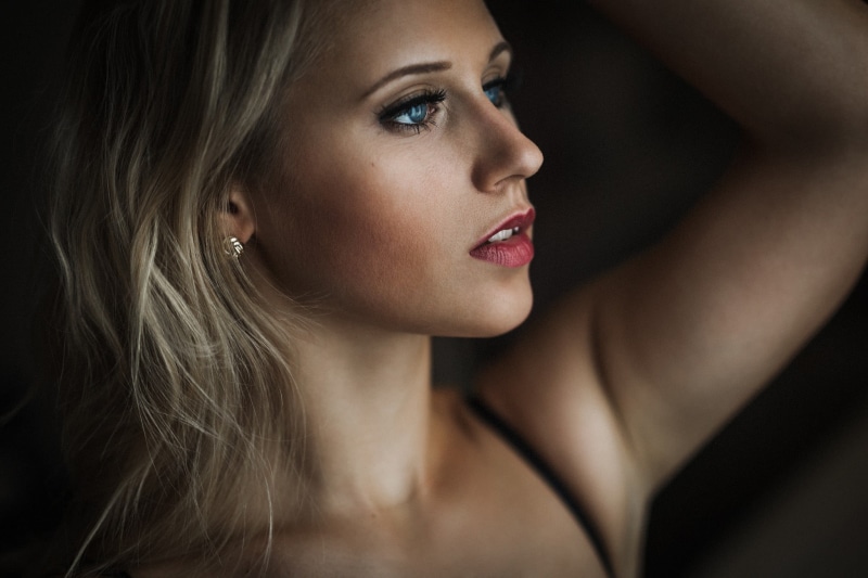 adult, 1080P, fashion, beautiful woman, black background, close-up, hair, armpits, portrait, young adult, looking away, hairstyle, human face, beautiful people