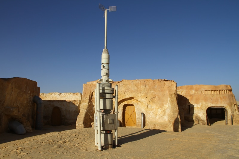 building exterior, clear sky, 5K, sunlight, belief, architecture, the past, blue, built structure, ancient, history, landscape, starwars, old, ancient civilization