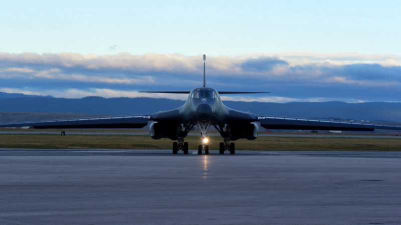 aircraft, 4K, Bomber, military aircraft, strategic bomber, dual monitors, multiple display, Rockwell B-1 Lancer