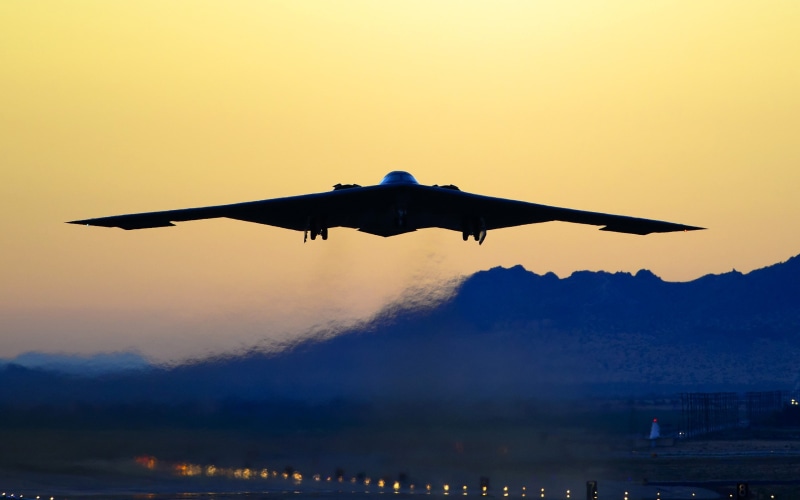 take, off, Bomber, Military Aircraft, Runway, 2K, Strategic Bomber, sunset, Northrop Grumman B, 2560x1600 px, aircraft