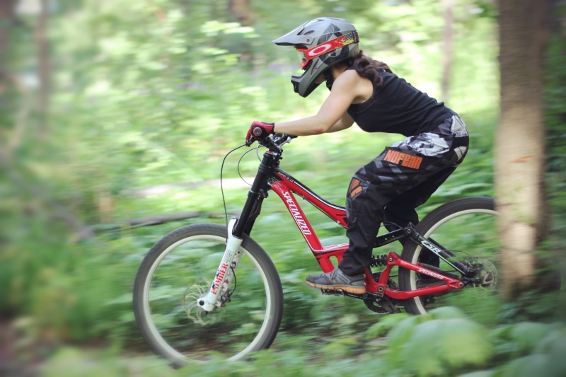full length, helmet, extreme, land vehicle, 2K, bicycle, skill, downhill, one person, top, mountainbike, sport, riding, tank, black, lifestyles, headwear