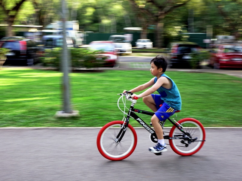 speed, recreational Pursuit, leisure, outdoor, red, motion, child, cycle, 4K, street, lifestyles, people, riding, kid, ride, casual clothing, real people