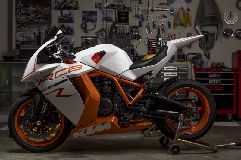 outdoors, architecture, sports, parking, motor scooter, 5K, street, sportbike, absence, scooter, built structure, land vehicle, KTM RC8R, bicycle, mode of transportation