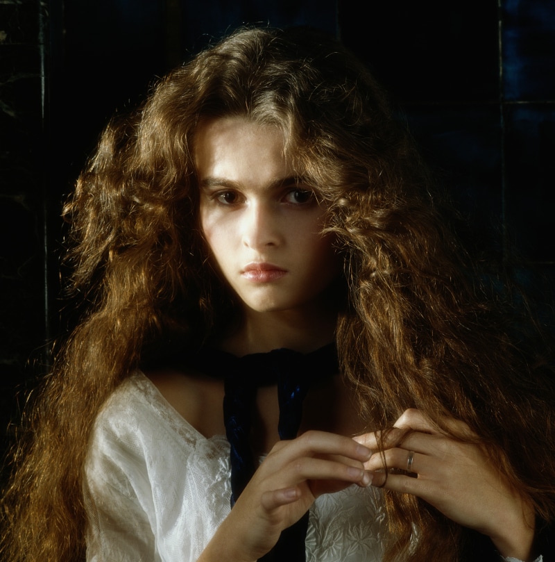 headshot, looking at camera, hair, human face, portrait, beauty, young adult, women, human hair, brown hair, actress, indoors, adult, beautiful people