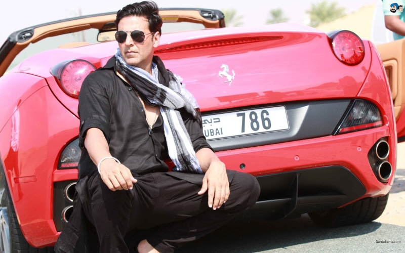 sunglasses, three quarter length, mode of transportation, Actor, young adult, day, fashion, transportation, sitting, mid adult, adult, 1080P, glasses