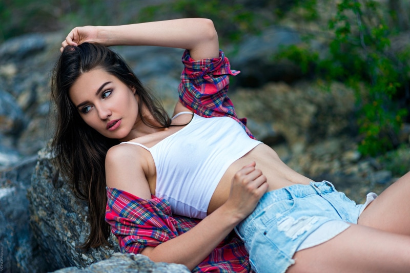 white tops, open shirt, looking at camera, green eyes, young women, young adult, beautiful woman, hair, lifestyles, 1080P, portrait, relaxation, plaid shirt