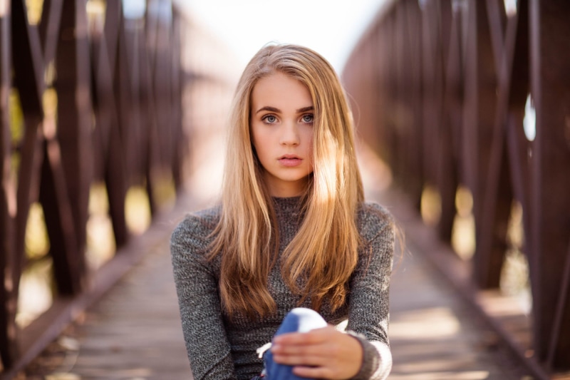 beautiful people, blond hair, beauty, straight hair, architecture, women, sitting, lifestyles, looking, teenager, grey shirt, Jared Heynen, blue eyes, looking at camera