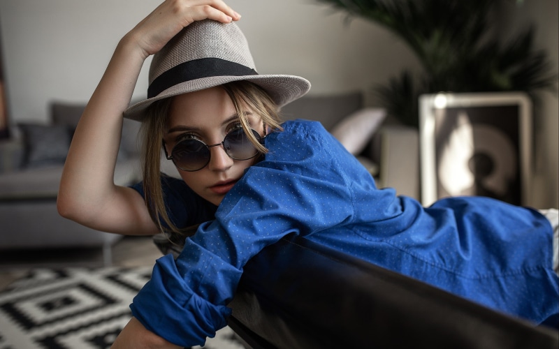 1080P, blonde, blue shirt, Yuriy Lyamin, Ksenia Kokoreva, portrait, hat, women, sunglasses