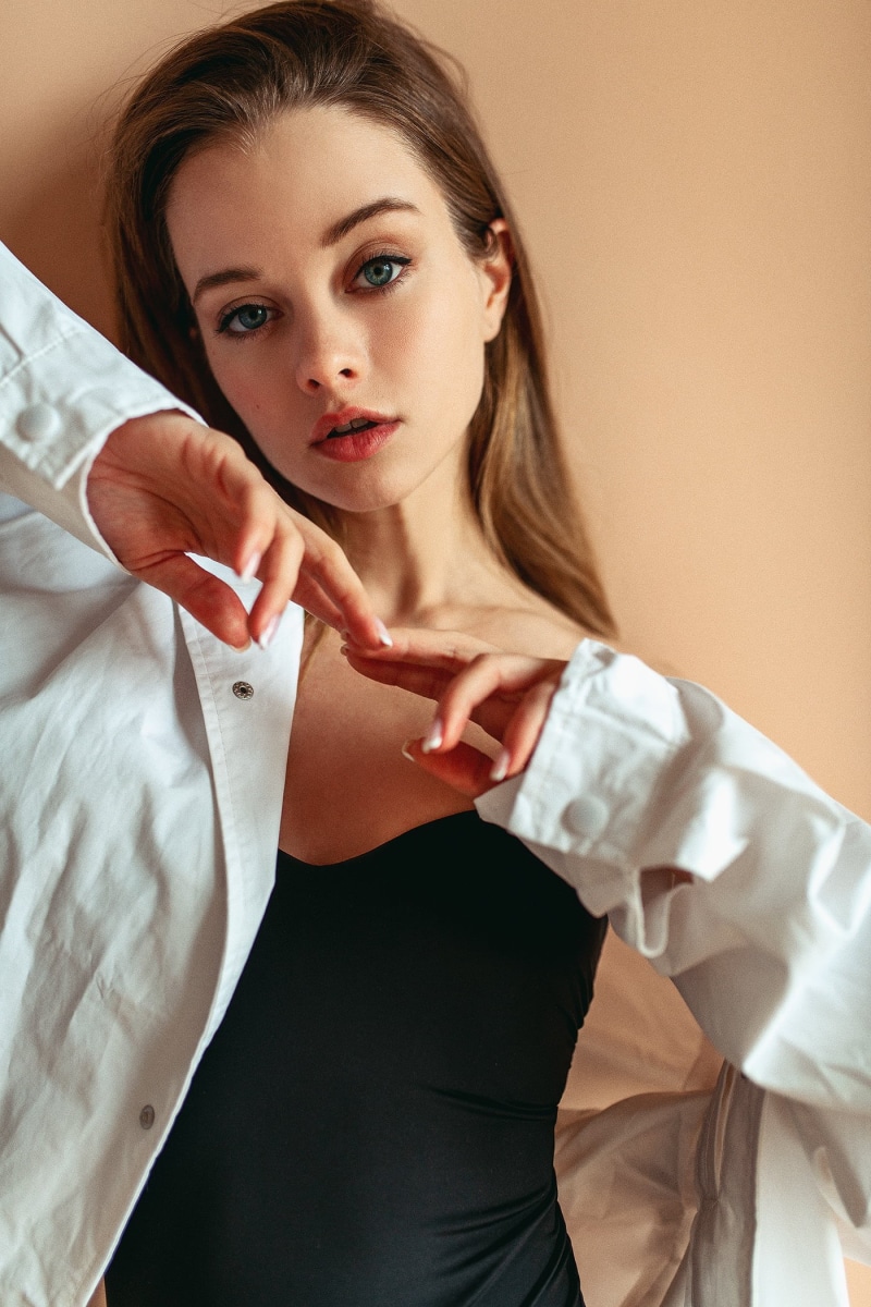 brunette, Yuriy Lyamin, portrait display, women indoors, model, looking at viewer, women, pink lipstick, 1080P, blue eyes