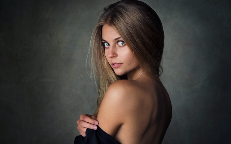 women, young adult, hair, 1080P, shirtless, portrait, hairstyle, indoors, beautiful people, semi-dress, studio shot, beautiful woman, beauty, human hair