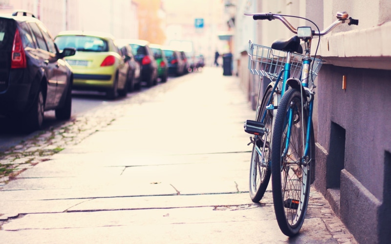 transportation, bicycle, bike, blue, stationary, city, street, motor vehicle, car, paving stone, urban, built structure, 2K, parking, building exterior