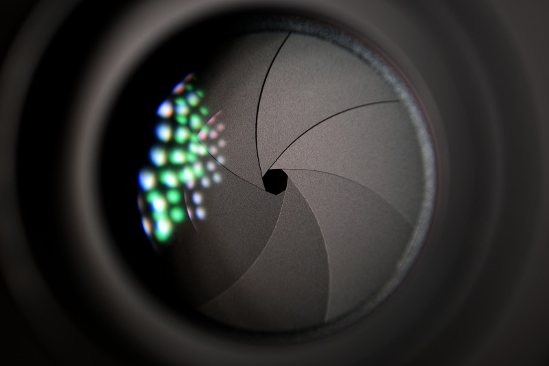 zoom, indoors, optics, focus, studio shot, electronics, camera lens, control, technology, light, photography themes, circle, no people, lens - eye, geometric shape