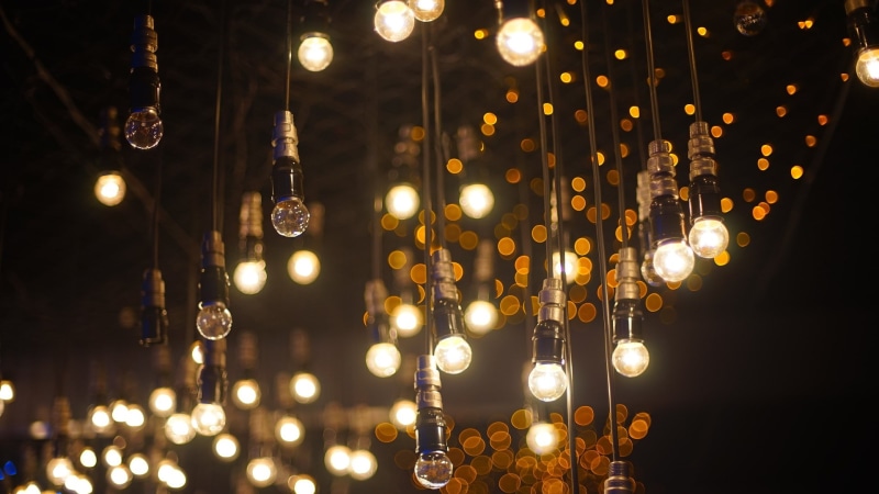 bokeh, light bulb, indoors, ceiling, electricity, in a row, holiday, defocused, light - natural phenomenon, lights, depth of field, electric light, 1080P