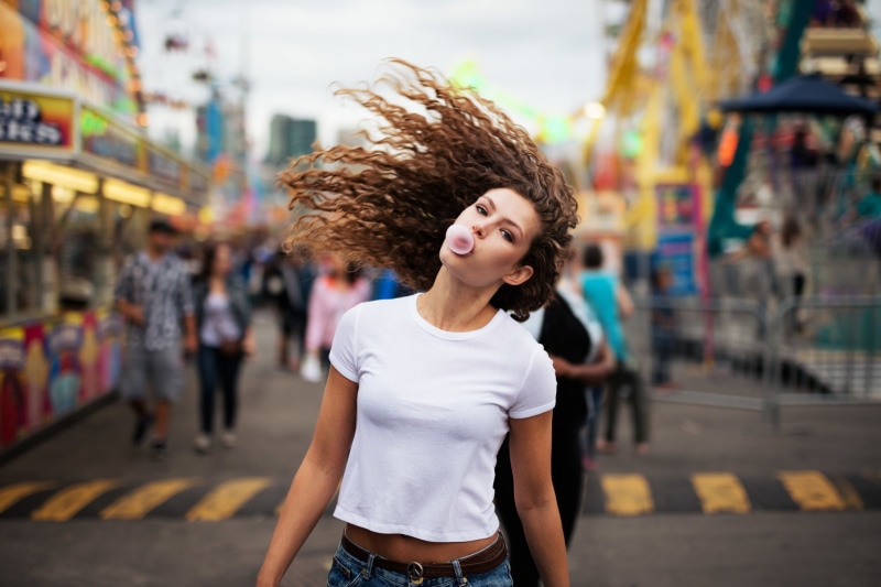 bubble gum, women, model, brunette, 1080P