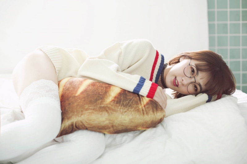 fake glasses, pillow hug, smiling, brunette, portrait, white stockings, Asian, sweater, 1080P, women, in bed, women indoors, model, necklace, indoors