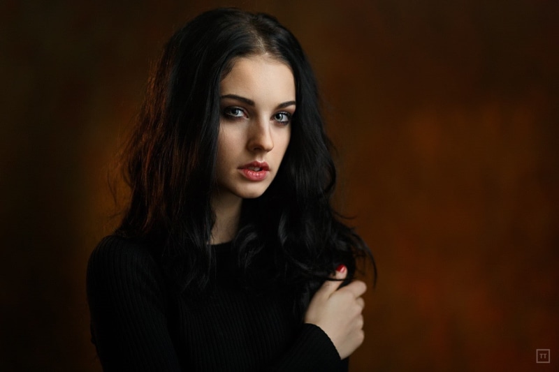 hair, young adult, black hair, one person, adult, looking at camera, 720P, young women, make-up, long hair, beautiful woman, indoors, fashion, women, portrait