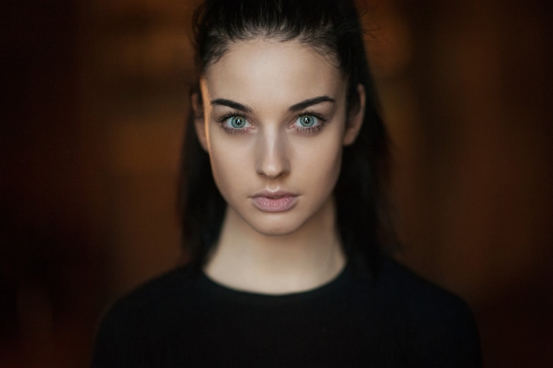 adult, contemplation, simple background, women, hairstyle, focus on foreground, young adult, black color, 1080P, Alla Berger, human hair, face, beauty