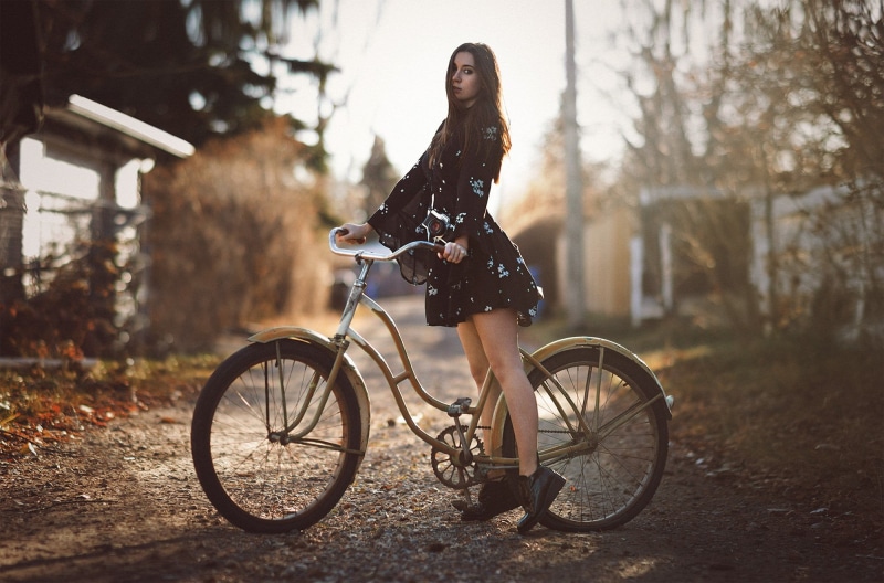 one person, cruiser, 1080P, full length, young women, riding, cycling, mode of transportation, beach, beauty, freedom, architecture, fashion, hairstyle