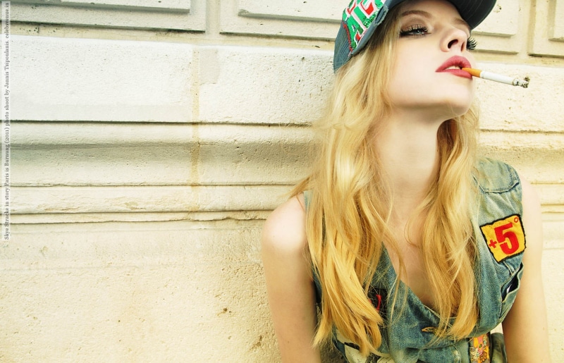 blond hair, portrait, lifestyles, looking away, 1080P, young women, long hair, fashion, young adult, contemplation, architecture, cleavage, front view