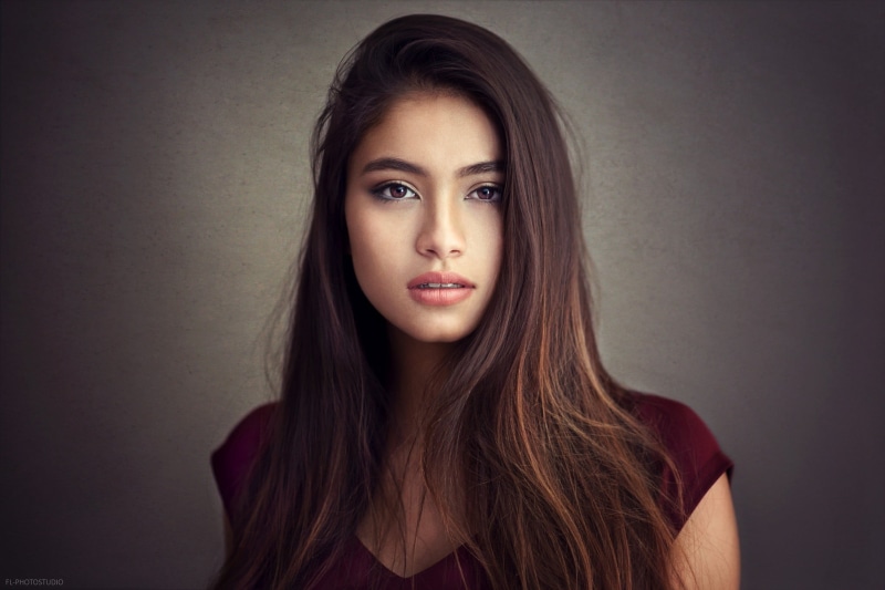 human face, beautiful woman, portrait, close-up, face, long hair, young women, one person, indoors, beautiful people, front view, hairstyle, 1080P, hair