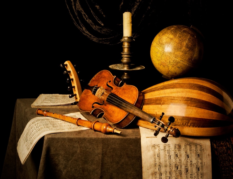 studio shot, equipment, notes, single Object, no People, brown, obsolete, black background, retro Styled, wood - Material, several, music, indoors, musical Instrument