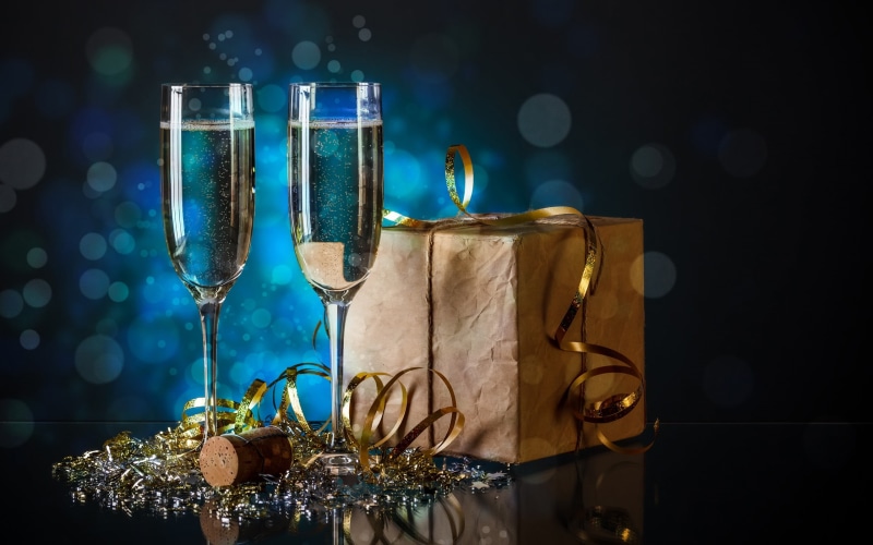 bokeh, decoration, food and drink, household equipment, container, champagne, still life, glasses, alcohol, drinking glass, snow, wine, transparent, luxury